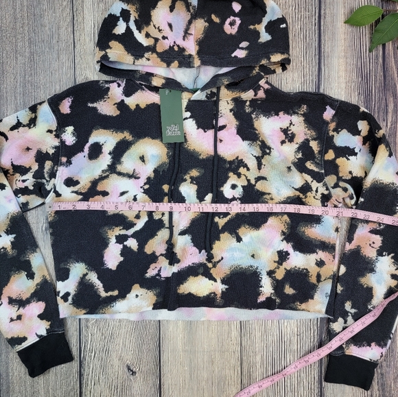 Wild Fable NWT Black Tie Dye Cropped Hoodie - Picture 7 of 8